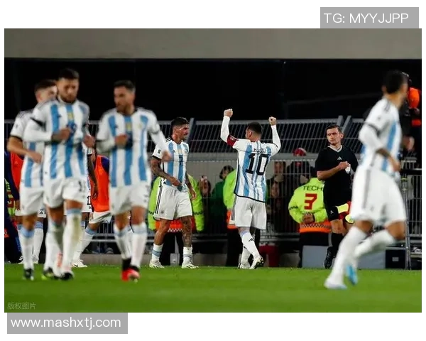 央视足球明星的魅力与影响力解析让我们一起见证他们的辉煌时刻